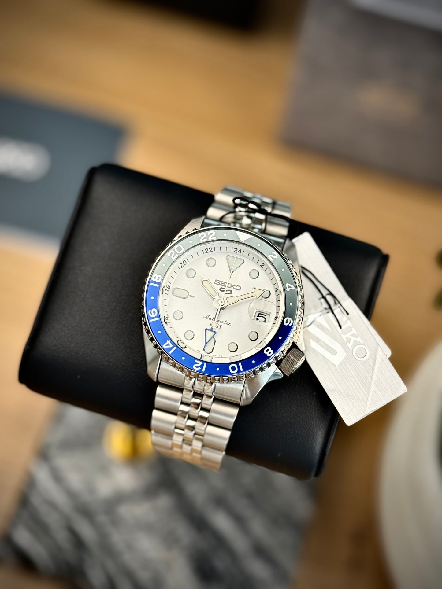Seiko 5 GMT