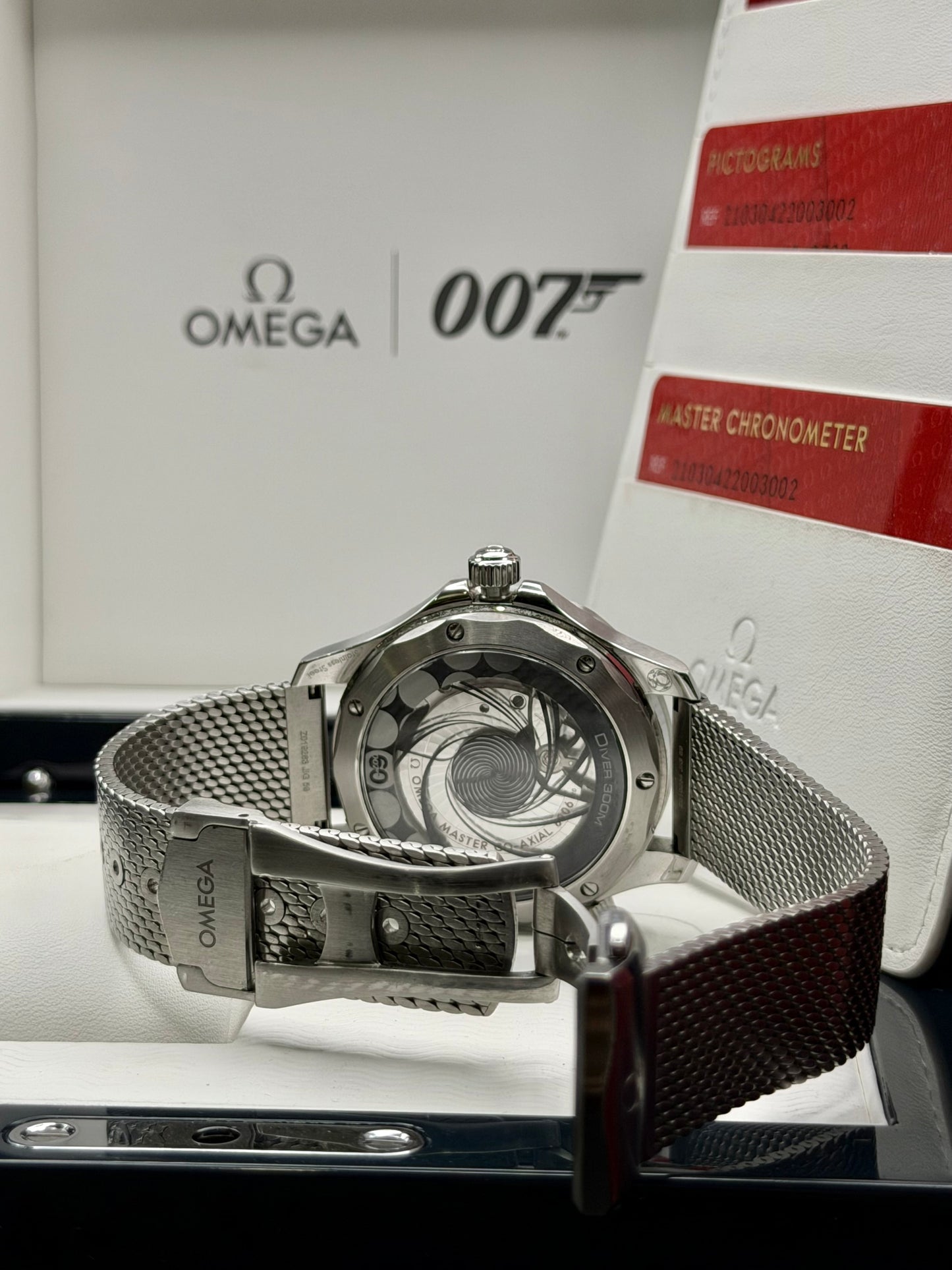 Omega Seamaster 60th James Bond