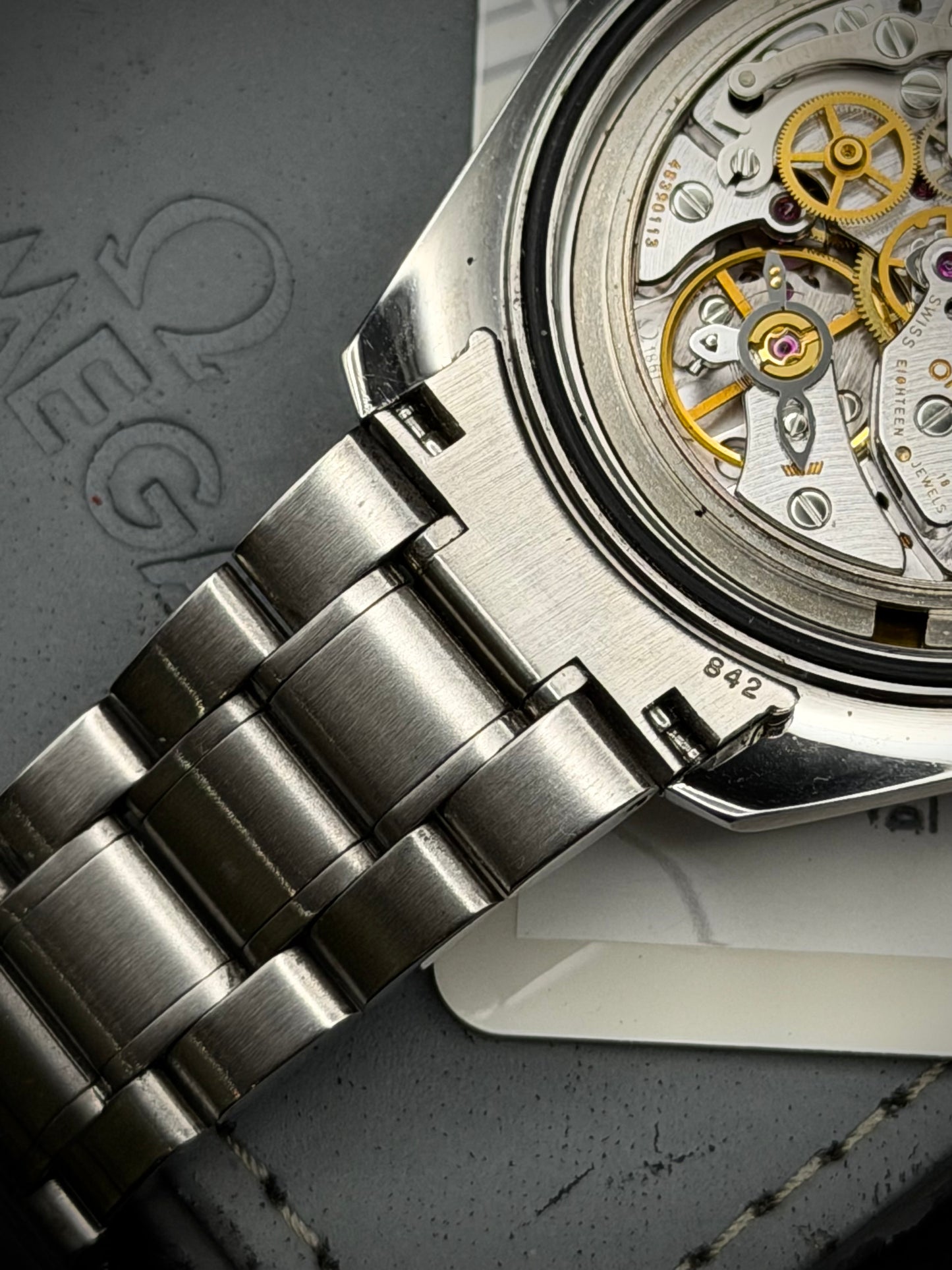 Omega Broad Arrow