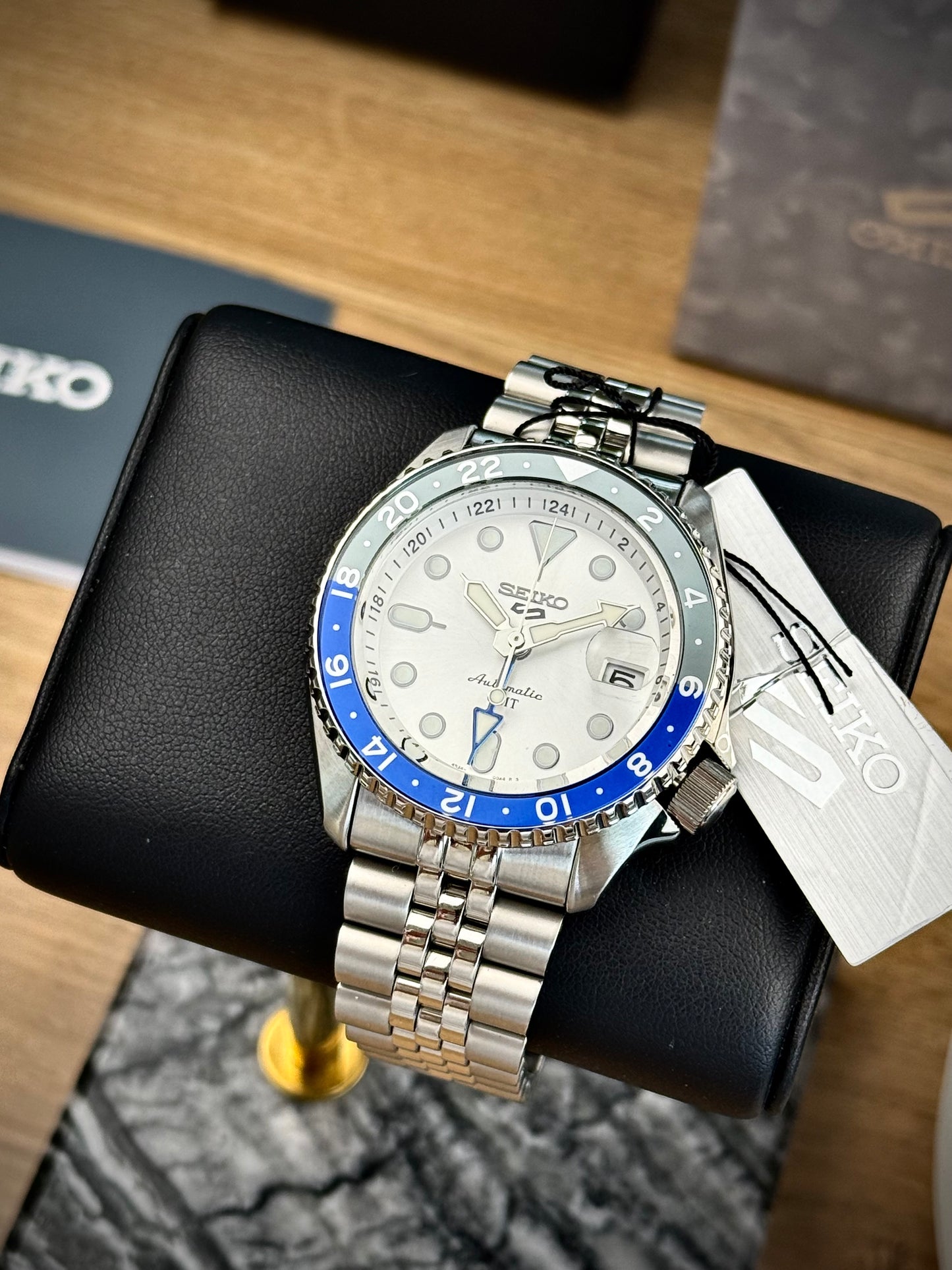 Seiko 5 GMT
