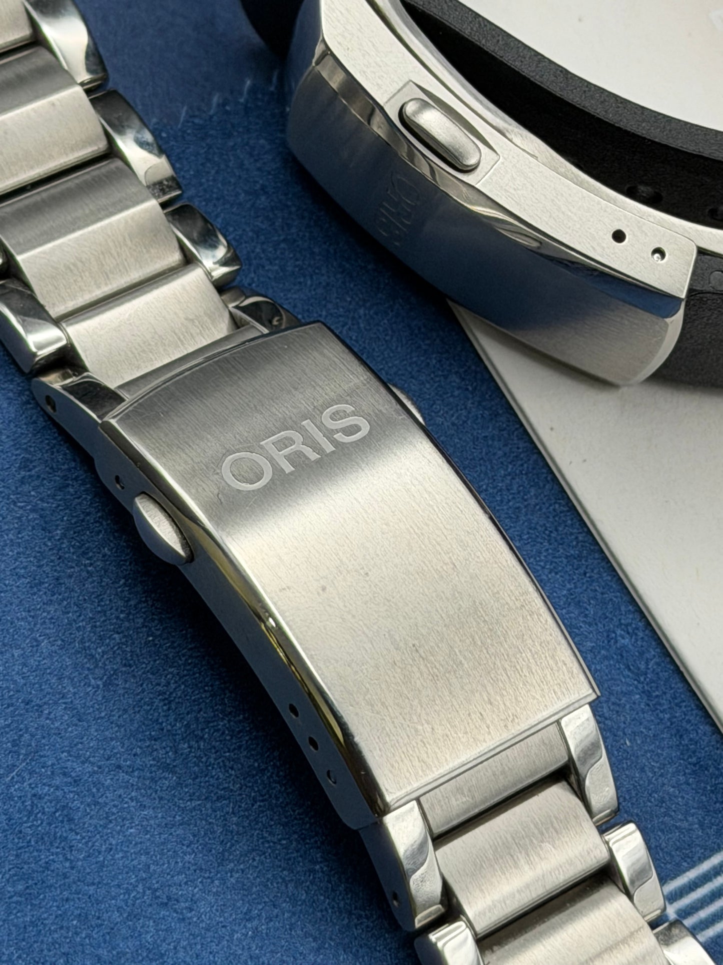 Oris Aquis Date 43.5 Calibre 400