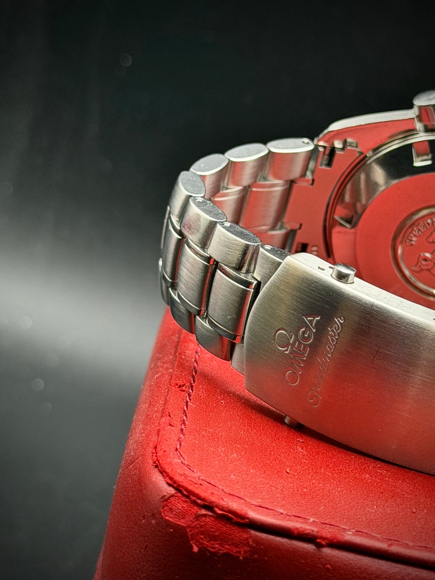 Omega Broad Arrow