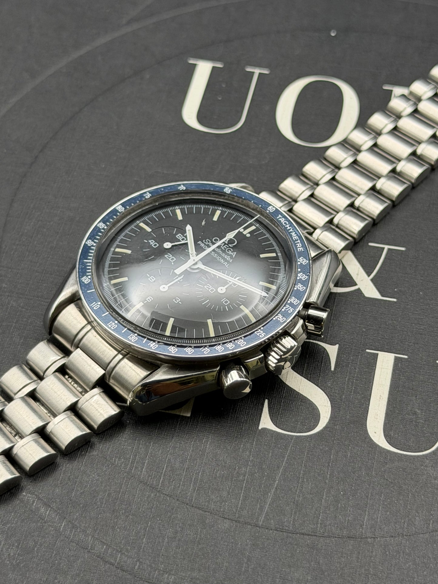 Omega Speedmaster 145.022 blu bezel