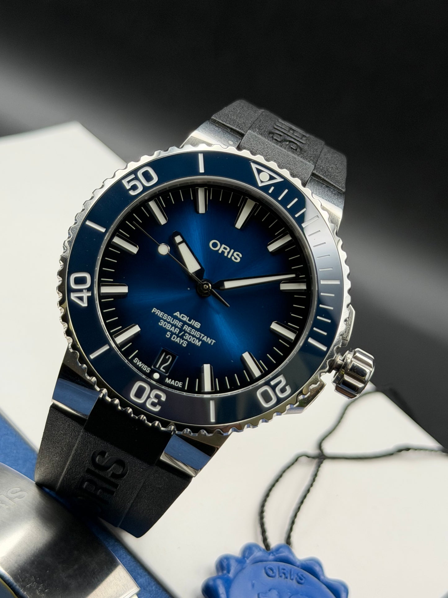 Oris Aquis Date 43.5 Calibre 400