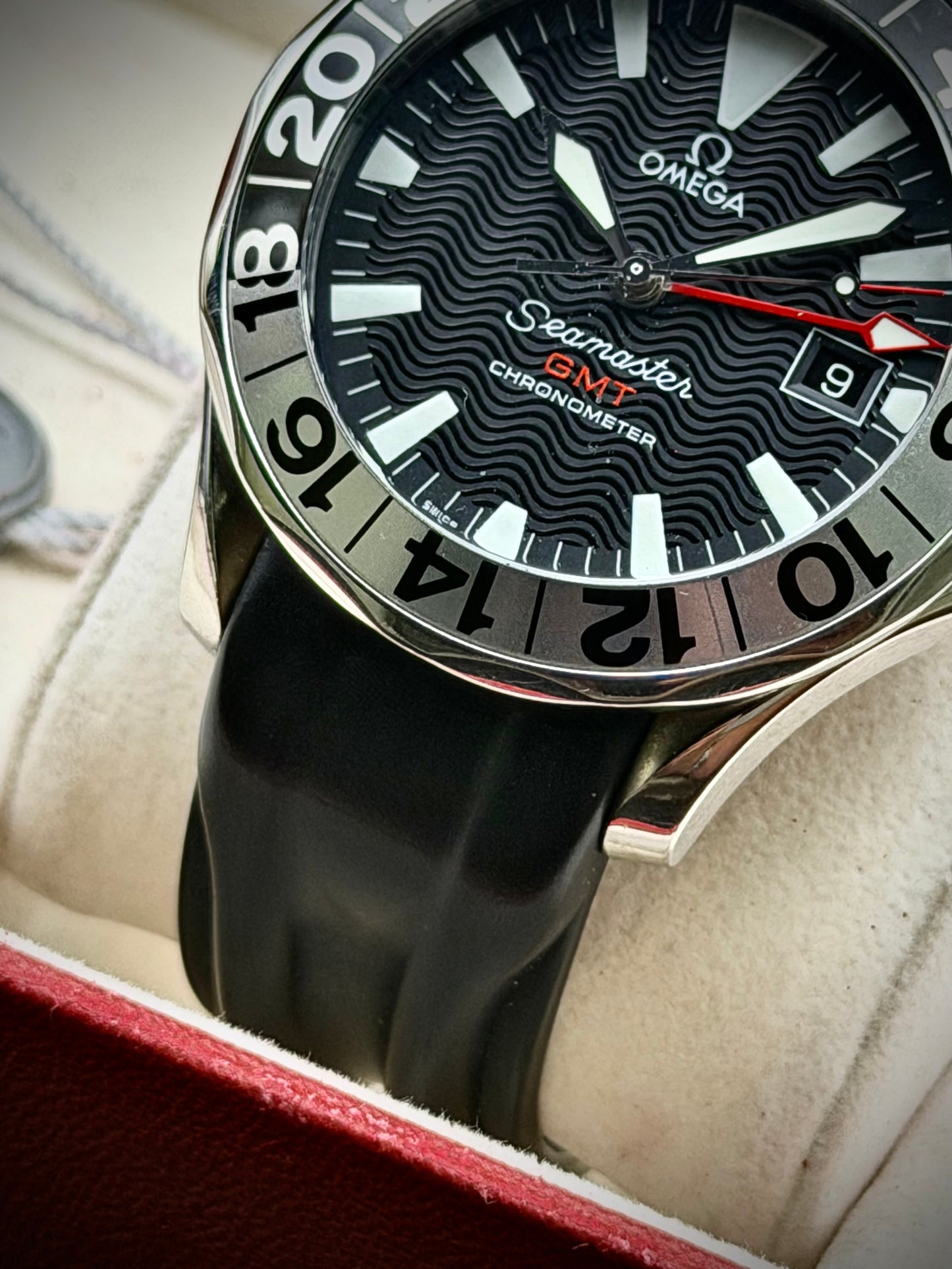 Omega Seamaster GMT