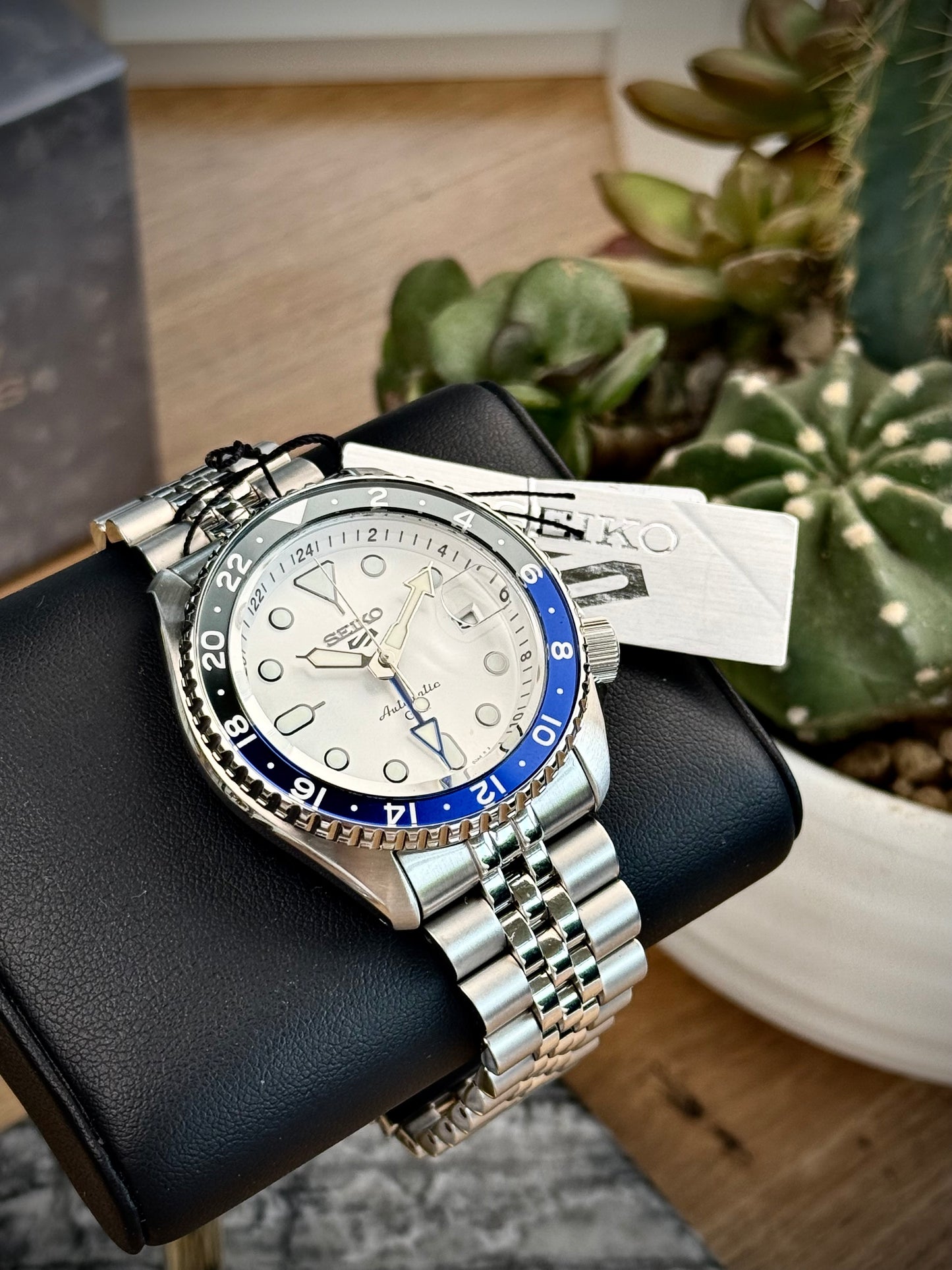 Seiko 5 GMT