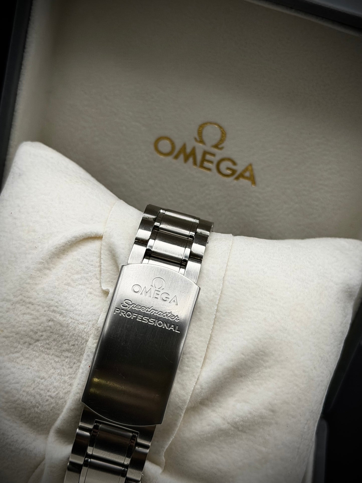 Omega Broad Arrow