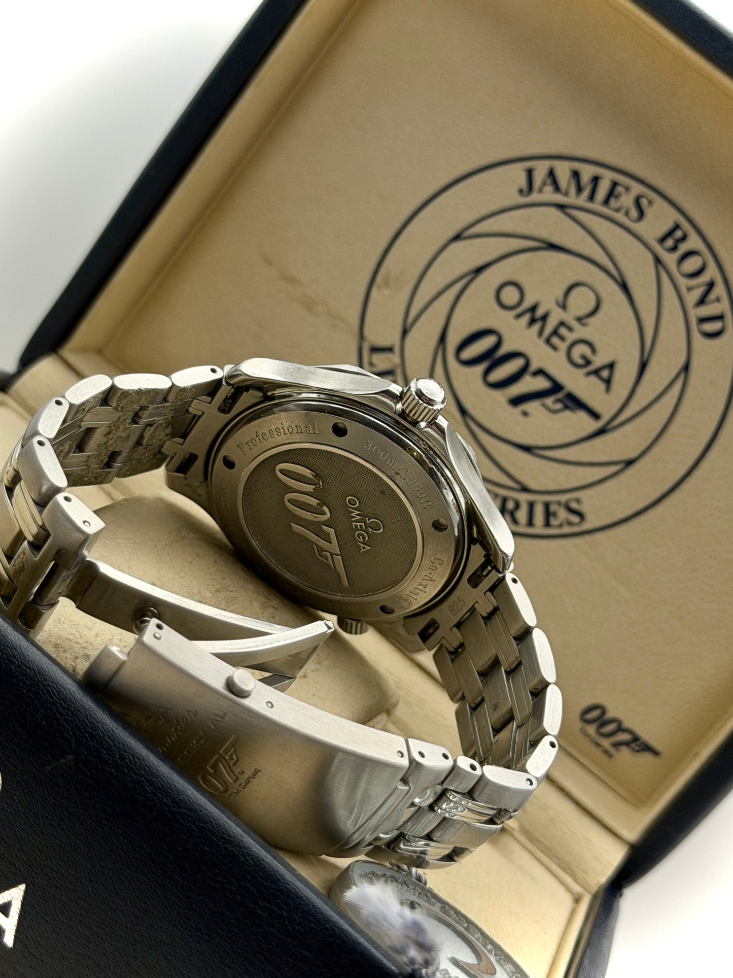 Omega Seamaster James Bond
