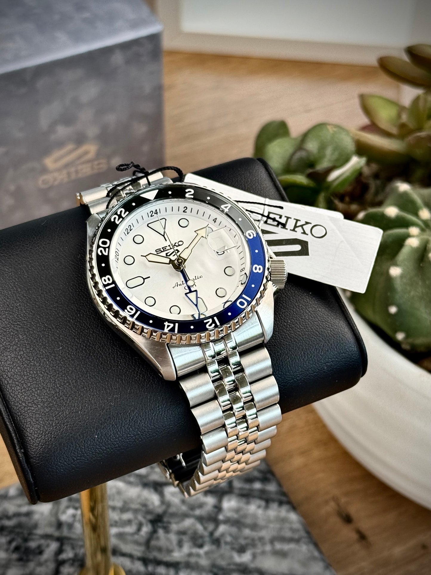 Seiko 5 GMT