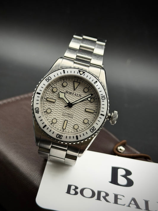 Borealis Bullshark white