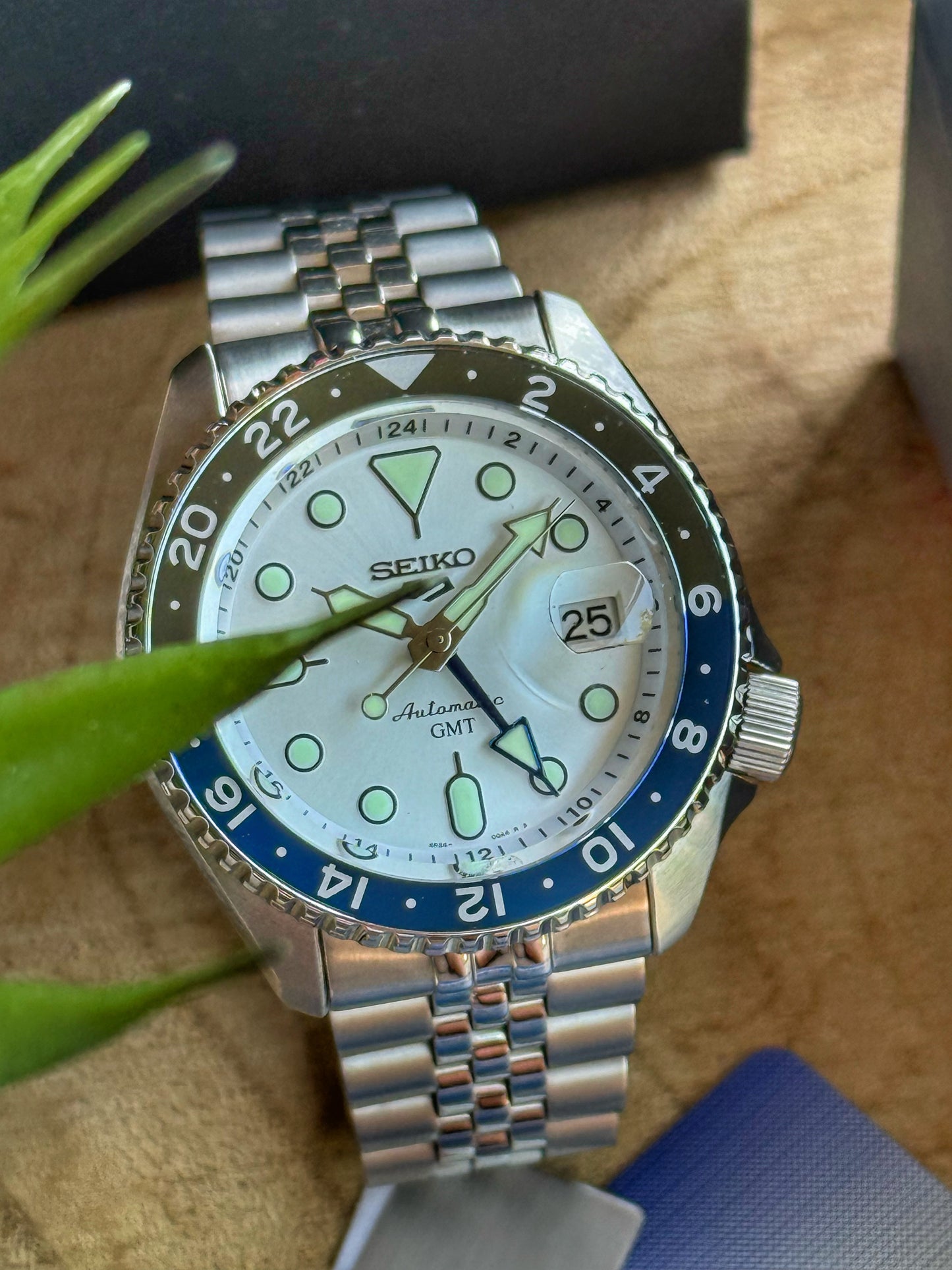 Seiko 5 Sport GMT
