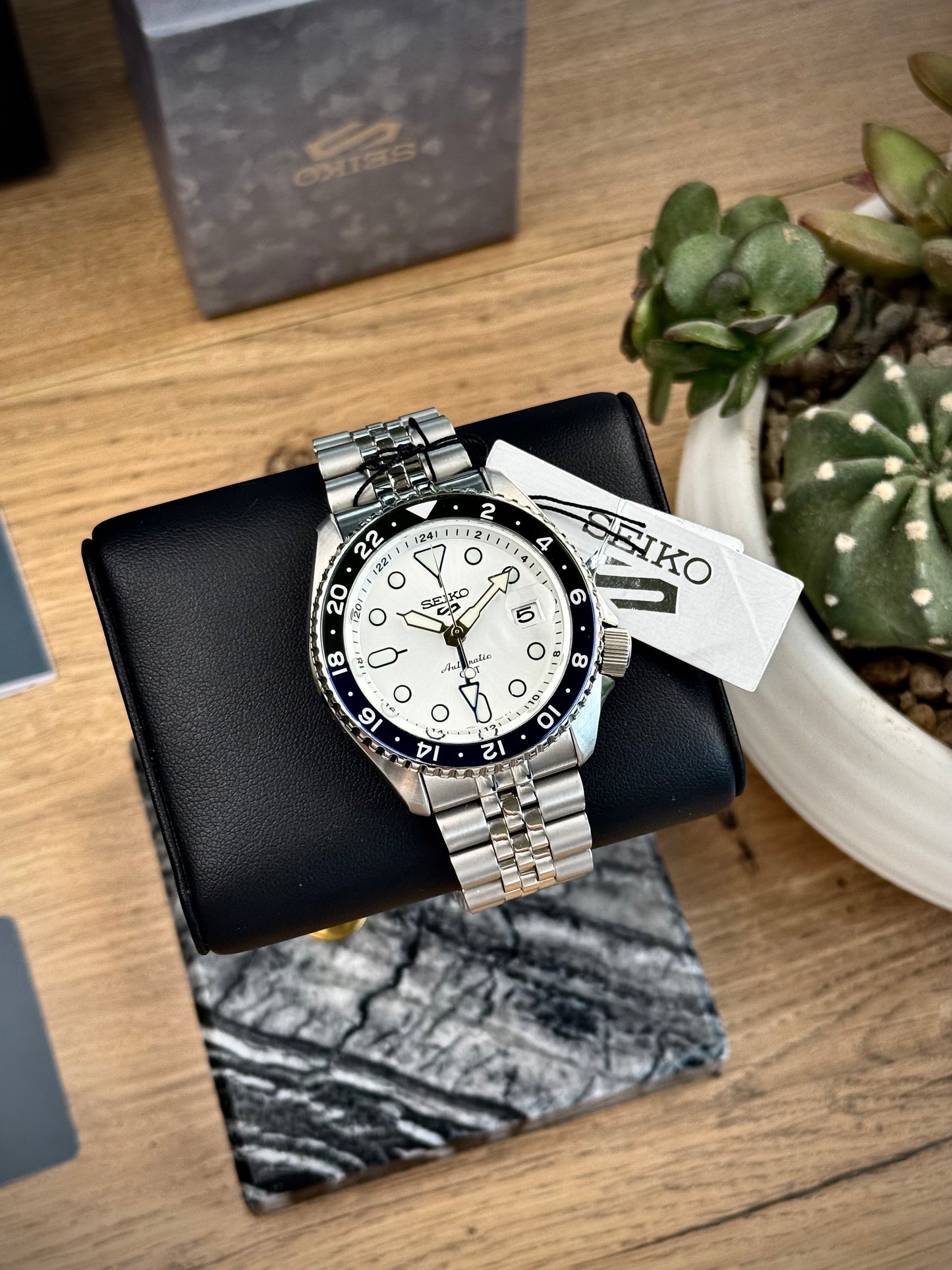 Seiko 5 GMT