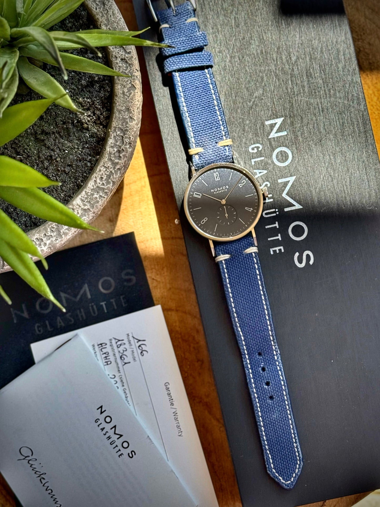 Nomos Tangente