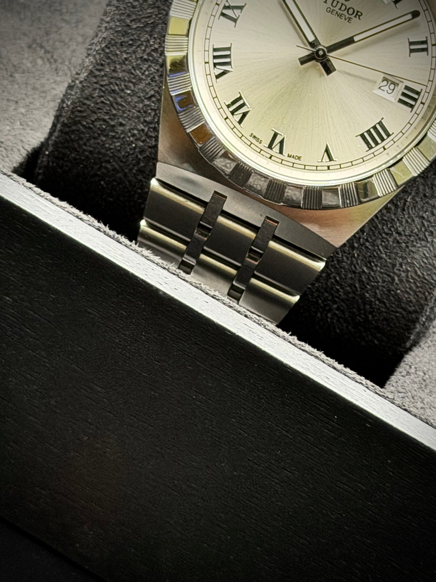 Tudor Royal day date