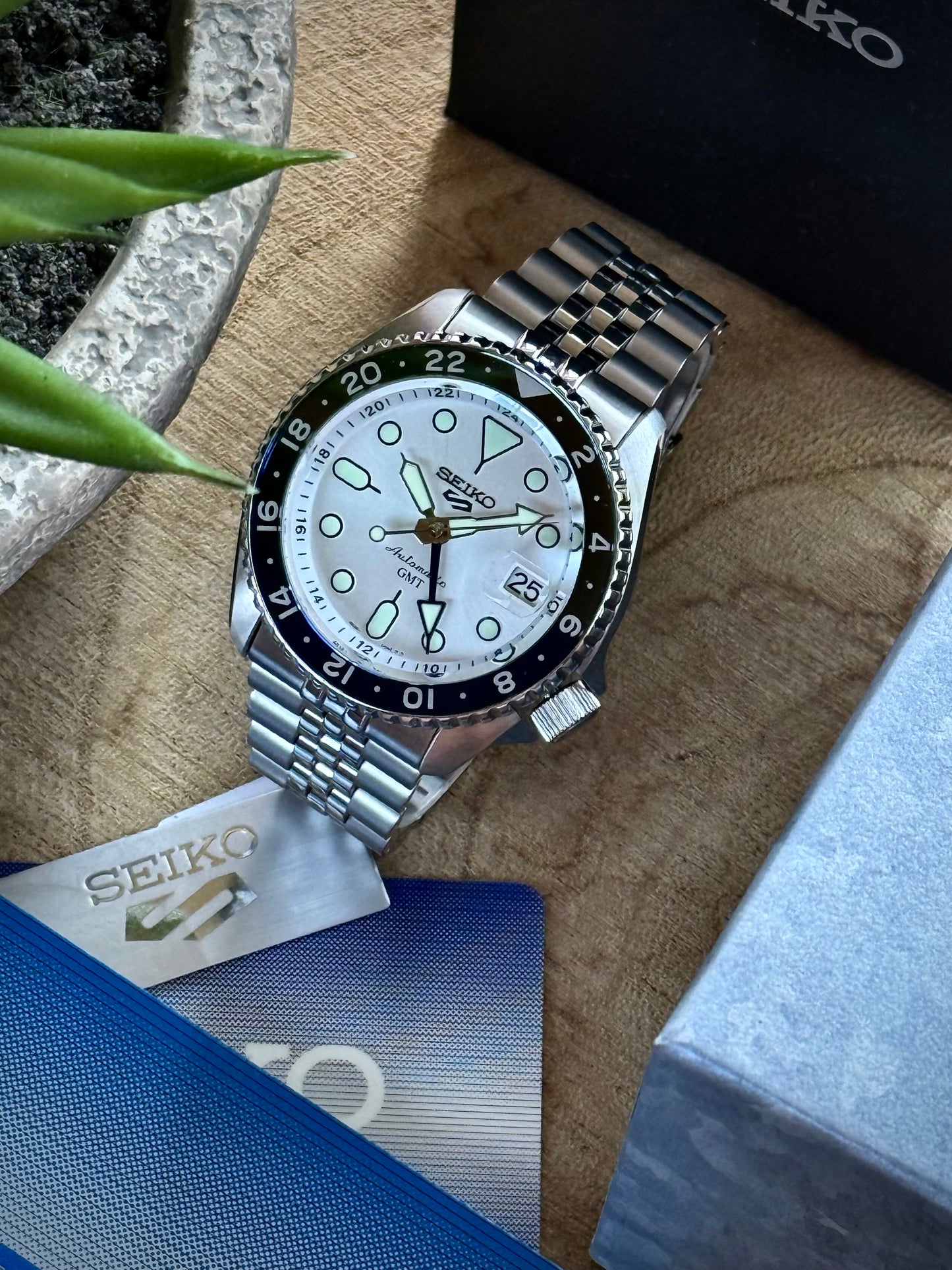 Seiko 5 Sport GMT