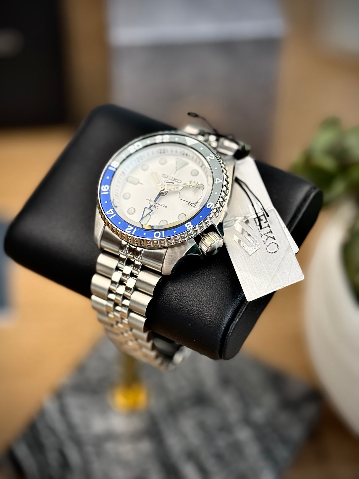 Seiko 5 GMT