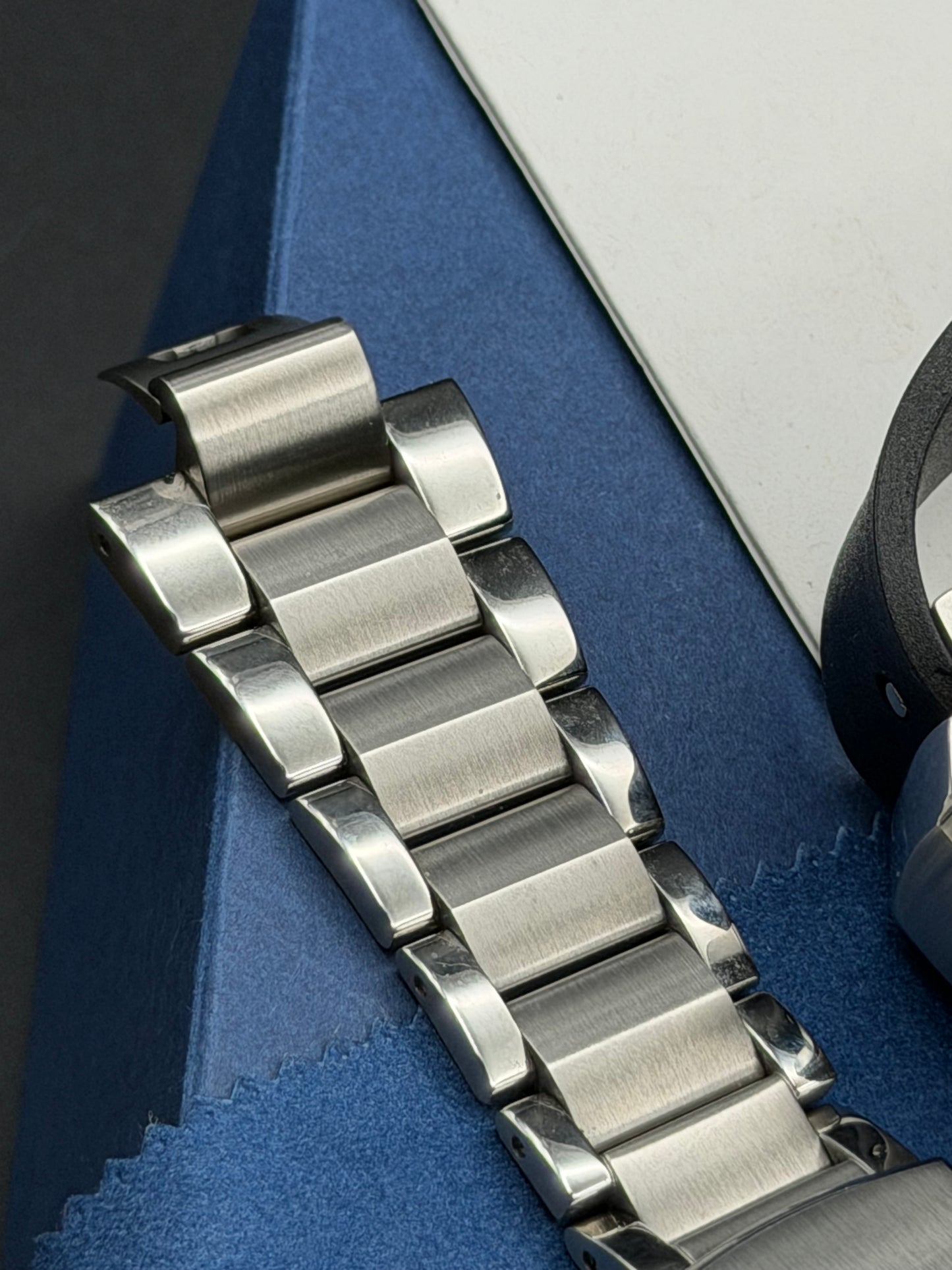 Oris Aquis Date 43.5 Calibre 400