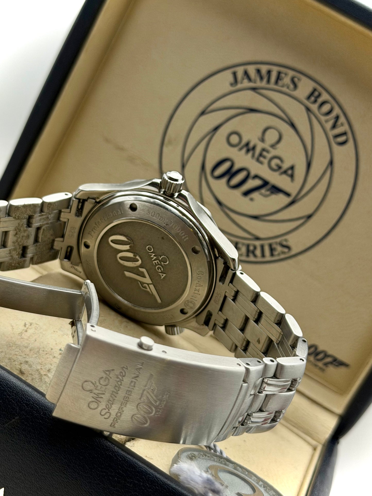Omega Seamaster James Bond