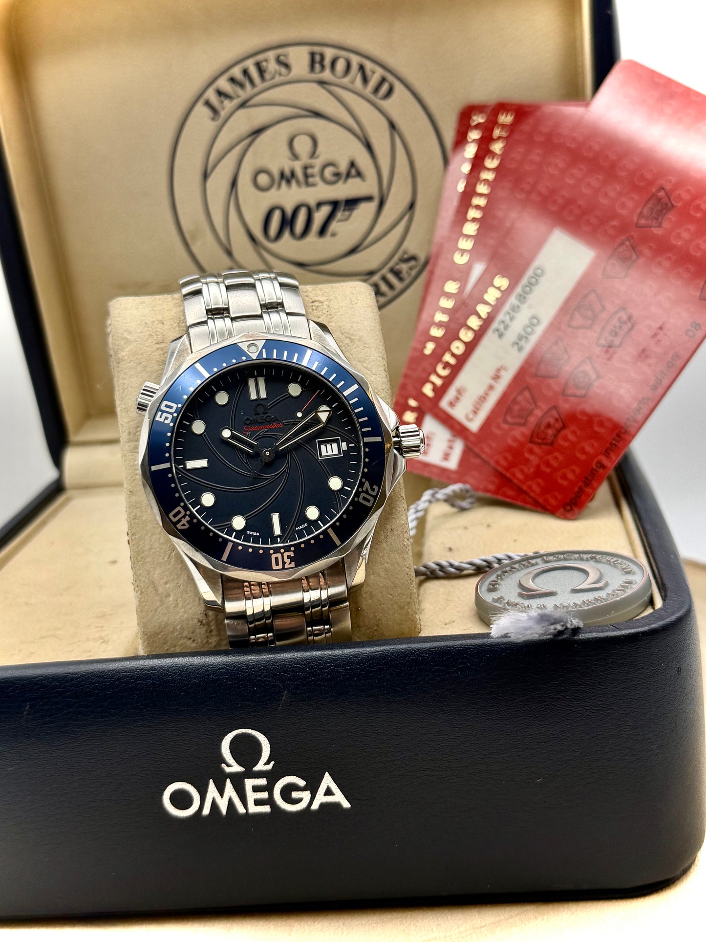 Omega Seamaster James Bond