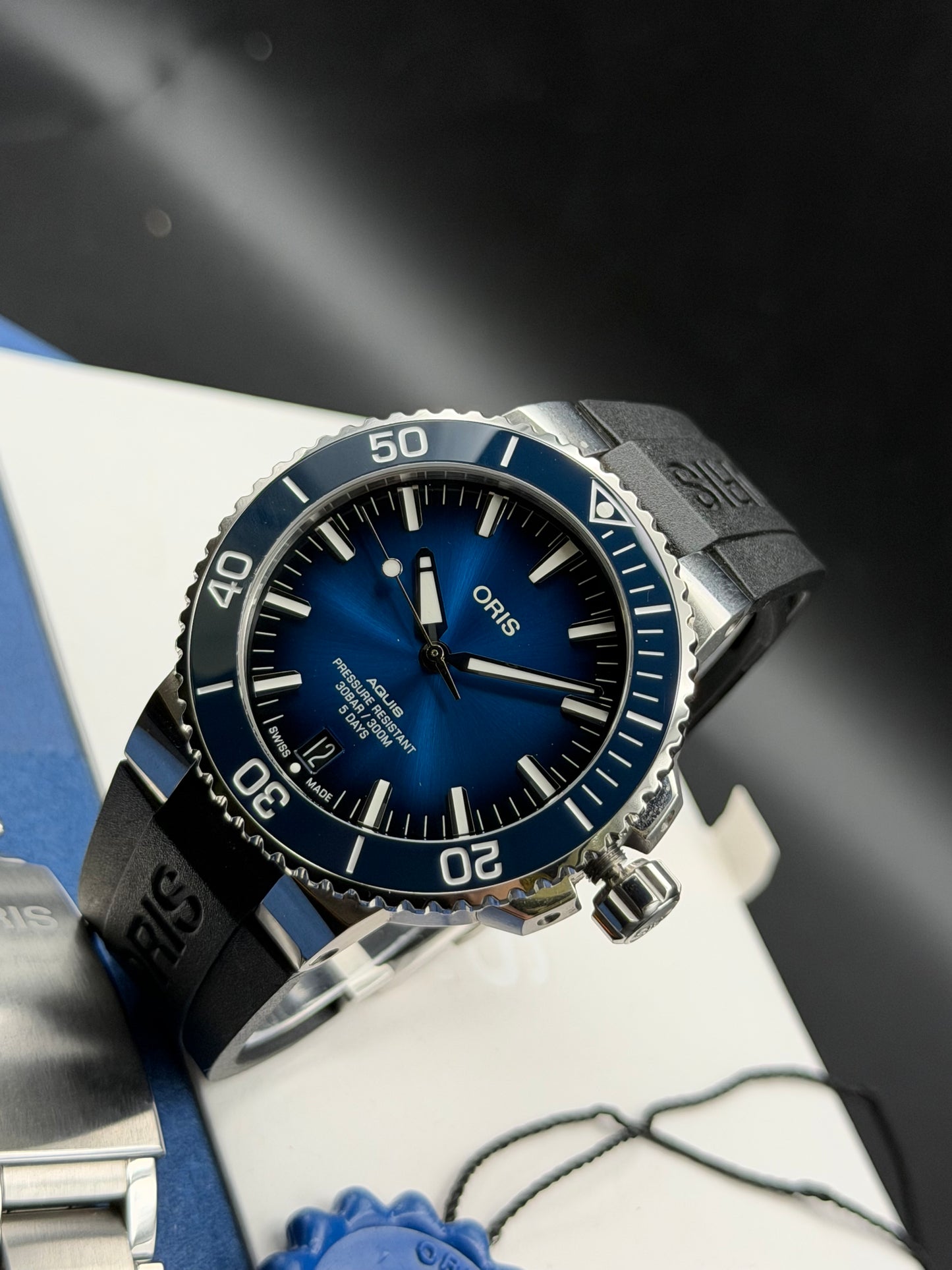 Oris Aquis Date 43.5 Calibre 400