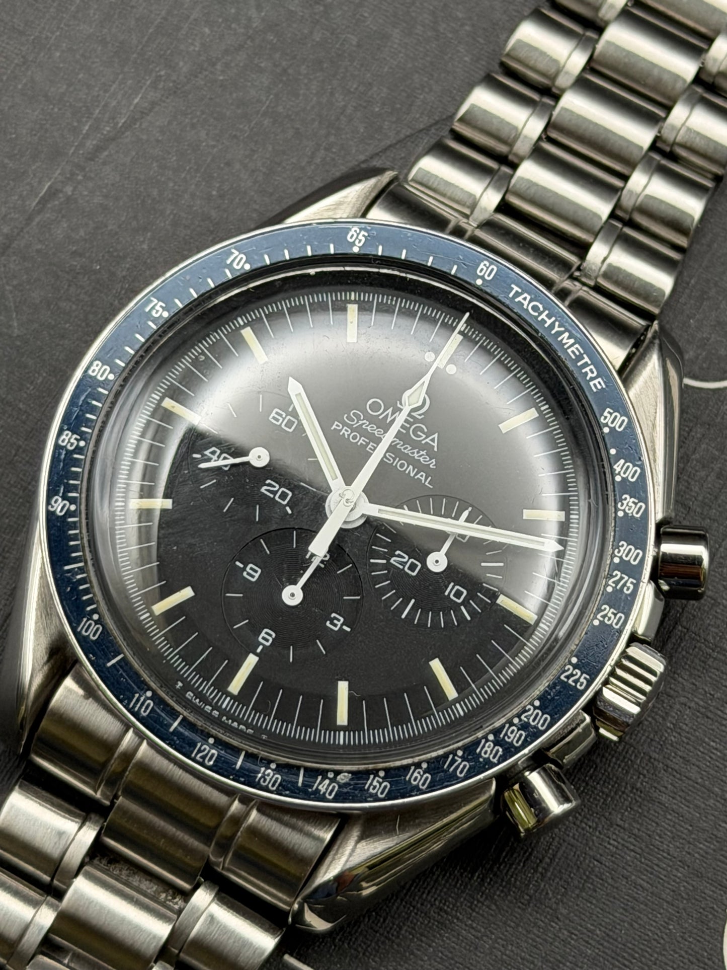 Omega Speedmaster 145.022 blu bezel