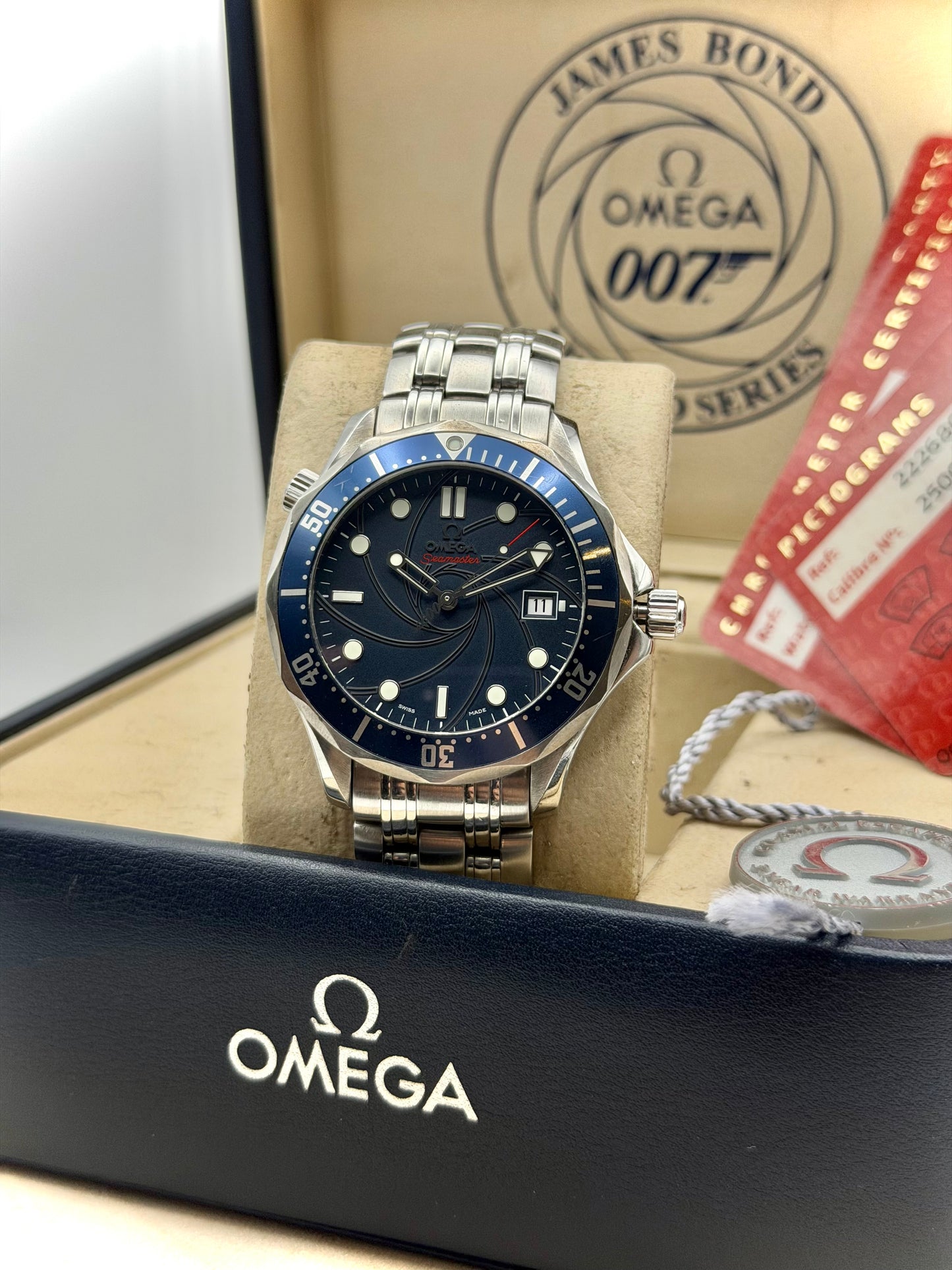 Omega Seamaster James Bond