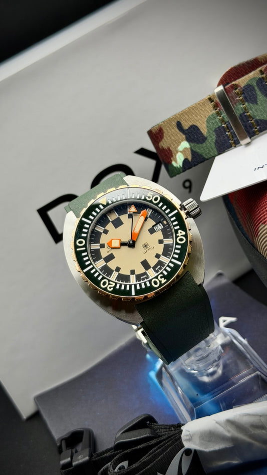 Doxa 300 Army Bronze Bezel