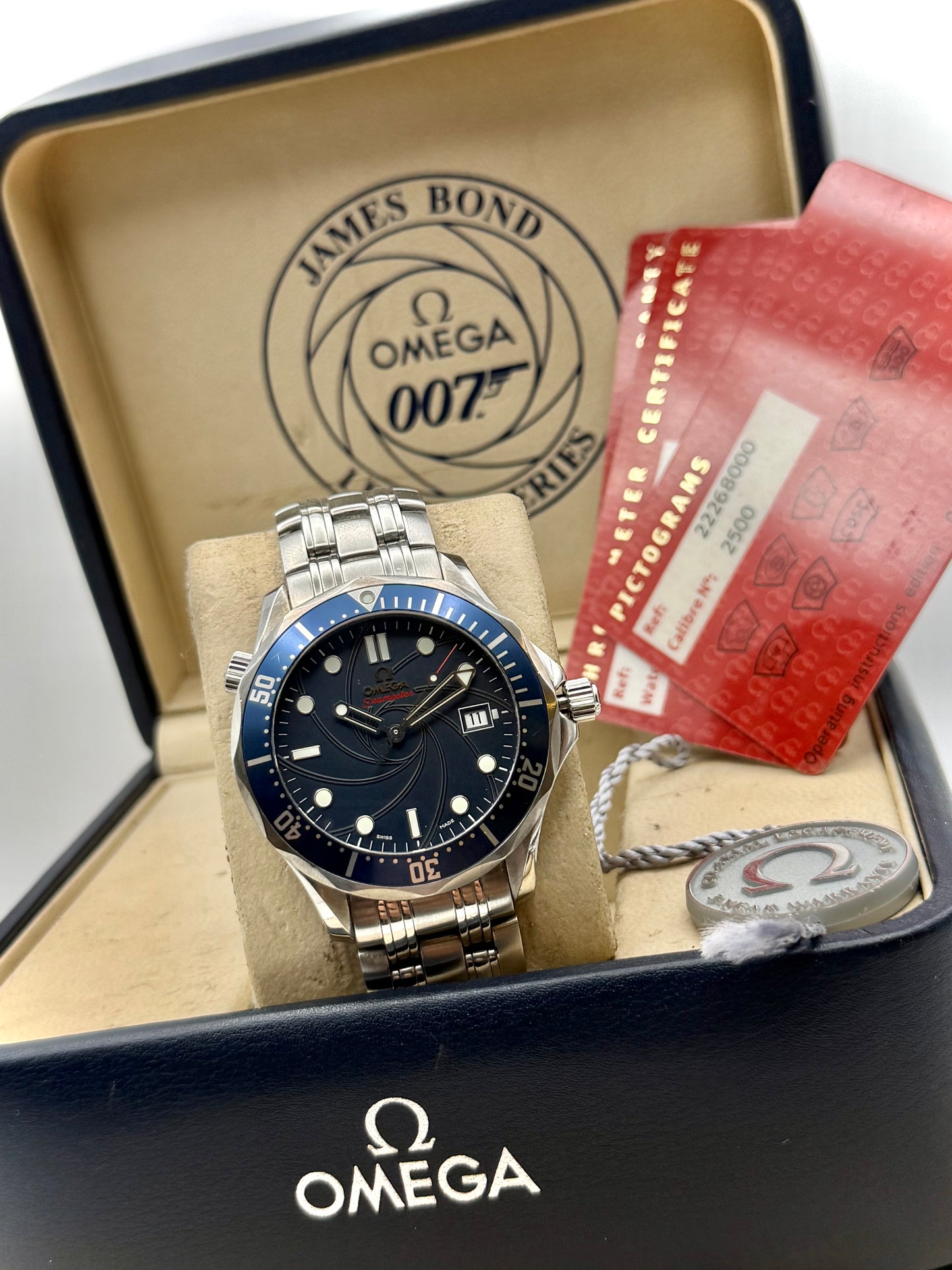 Omega Seamaster James Bond
