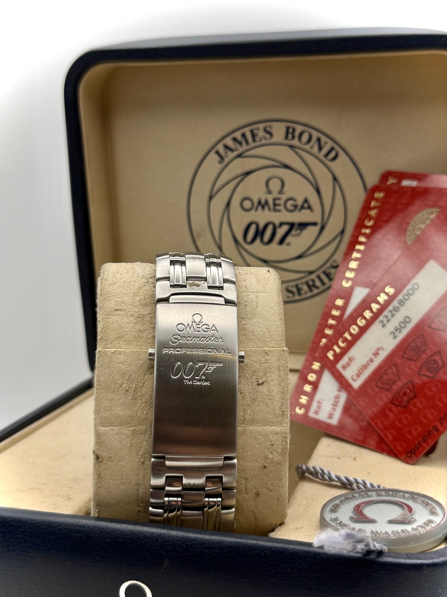 Omega Seamaster James Bond
