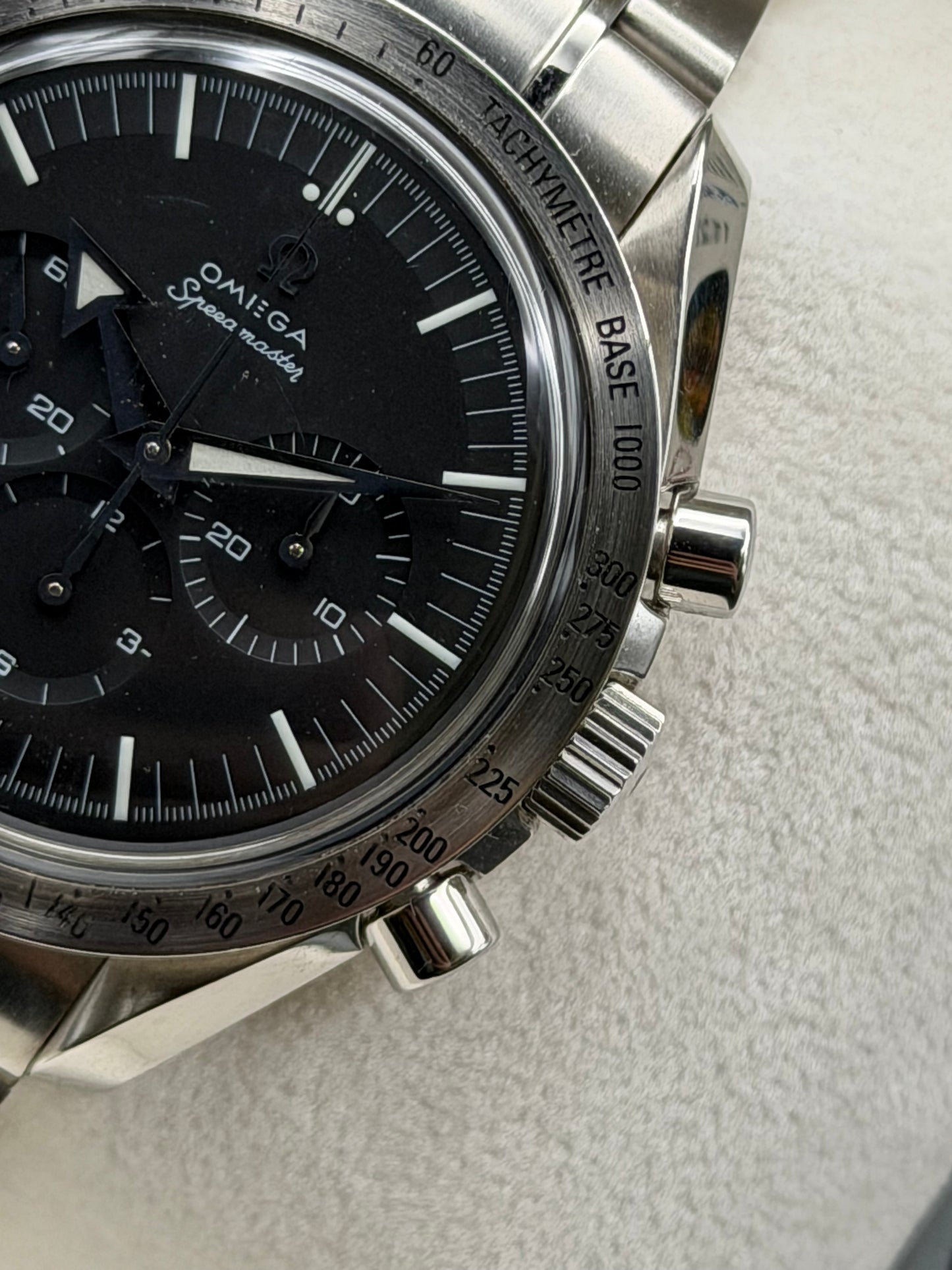 Omega Broad Arrow