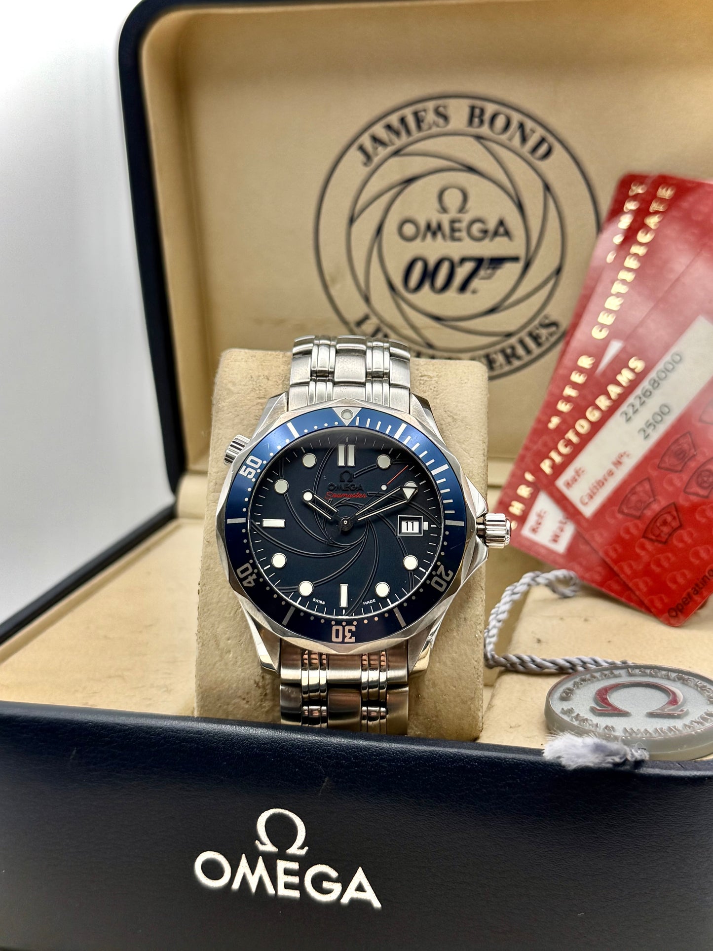 Omega Seamaster James Bond